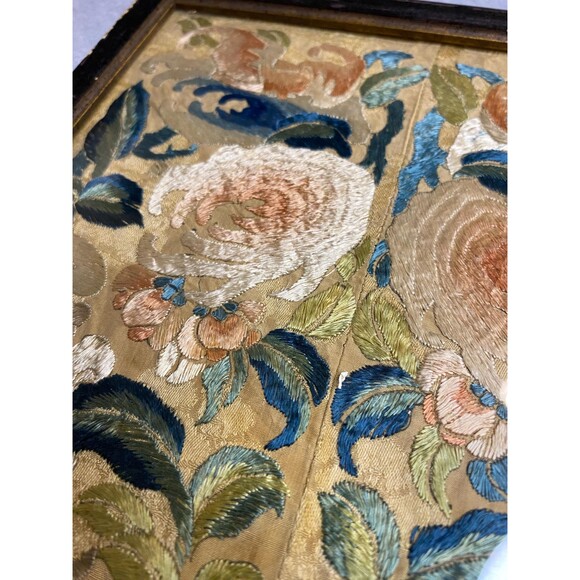 Beautiful 19th Century Chinese Silk on Silk Embroidery Panel - Custom Framed - Picture 4 of 8